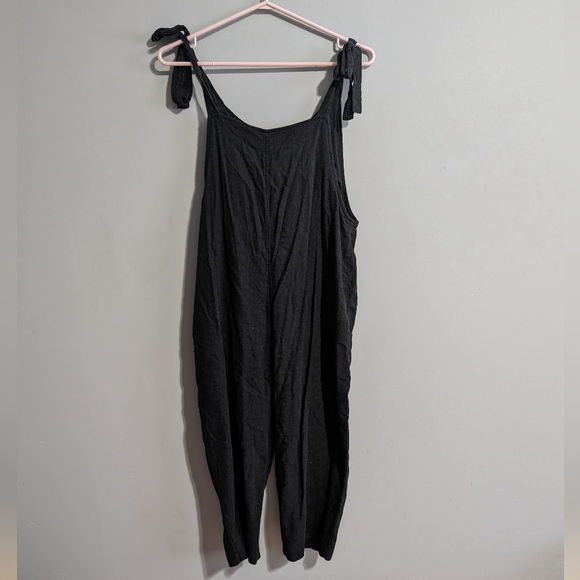 Papillon shoulder tie black linen jumpsuit with pockets size S - Picture 5 of 6